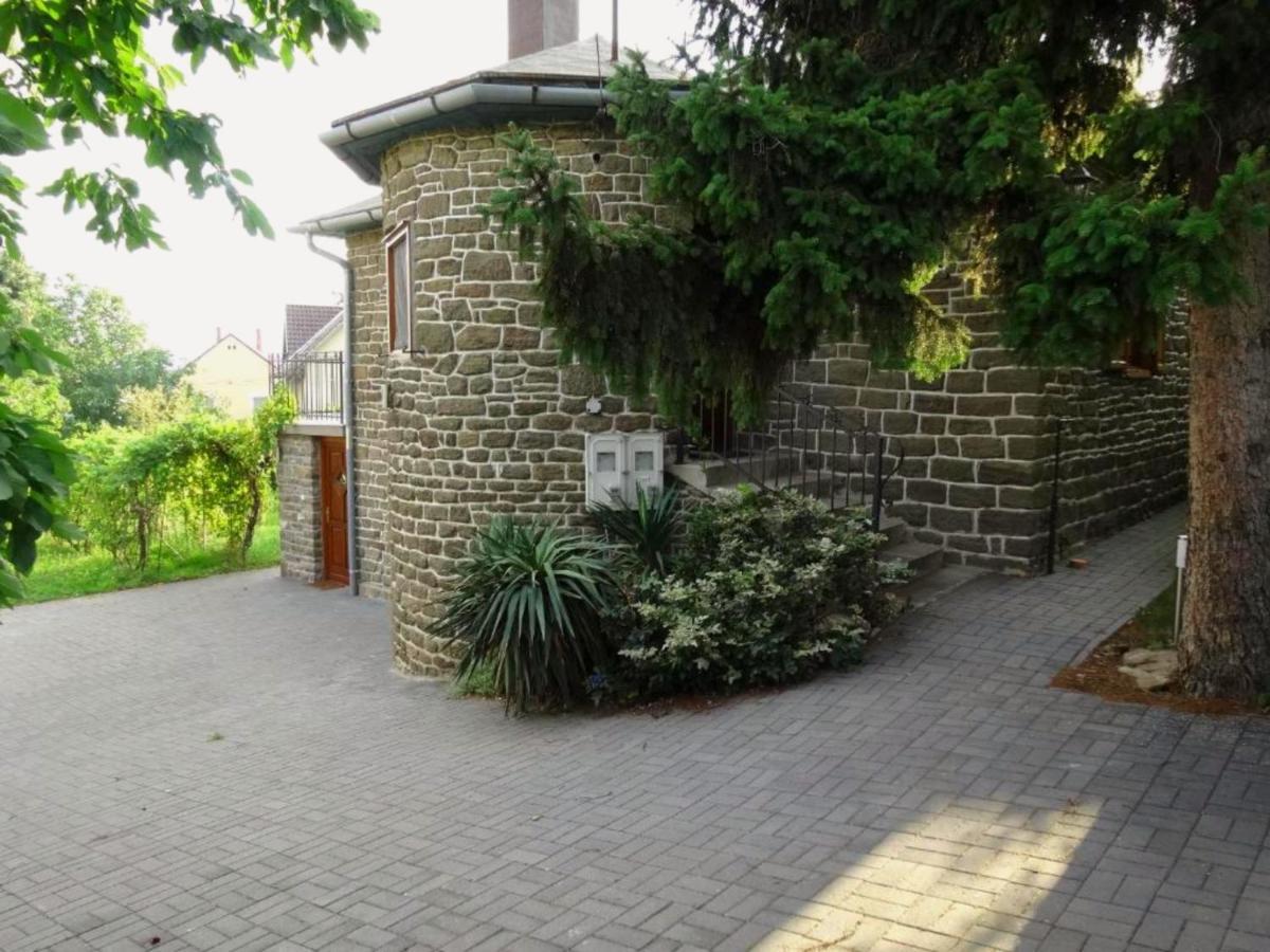 Ferienwohnung Laszlo Apartman Tihany Exterior foto